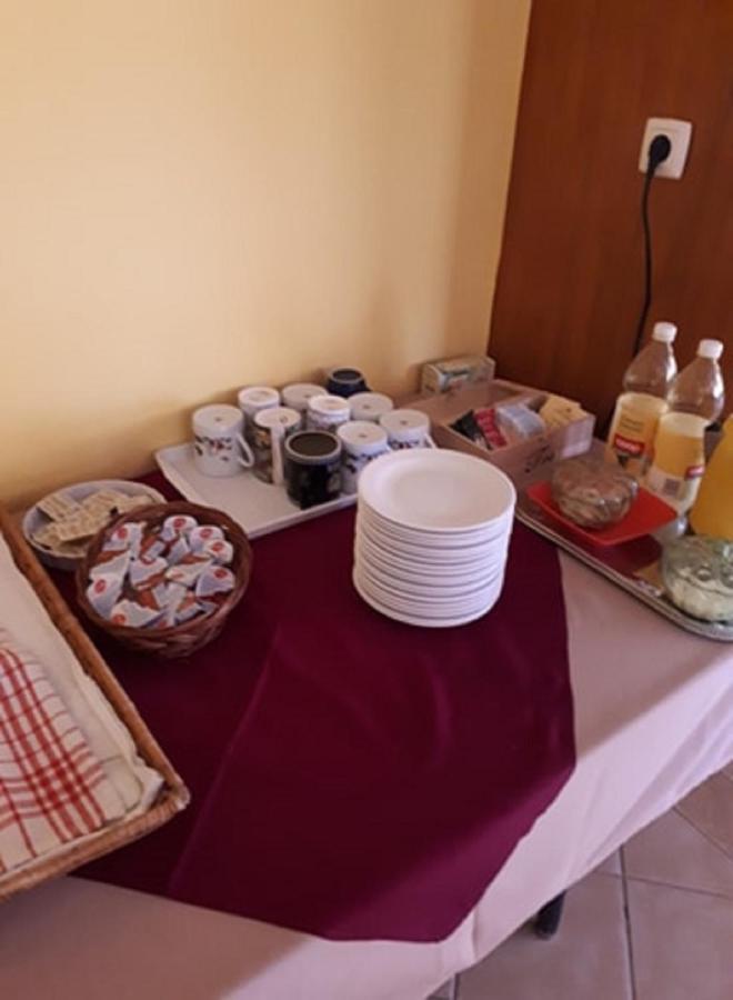 Tuettoes Vendeghaz Bed & Breakfast Hedrehely Luaran gambar