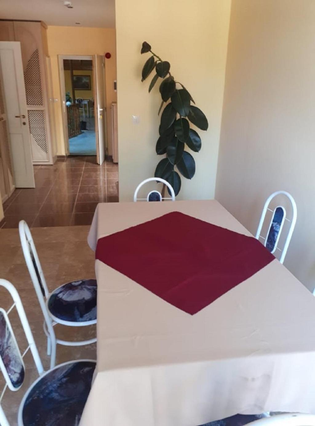 Tuettoes Vendeghaz Bed & Breakfast Hedrehely Bilik gambar
